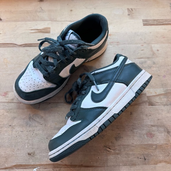Nike dunks Green and White low top Athletic Shoes youth size 5 - Picture 4 of 10